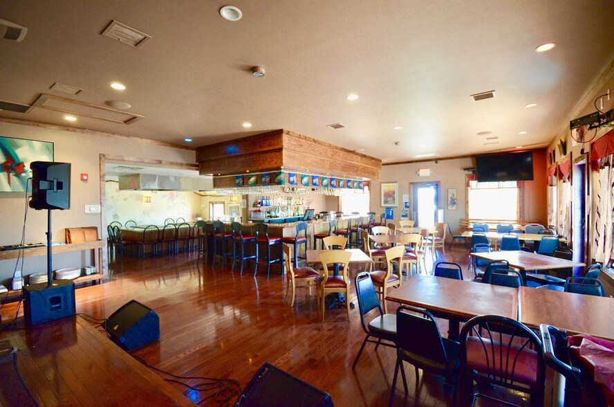More Photos Of 1495 Farmington Ave, Pottstown General Retail For Sale
