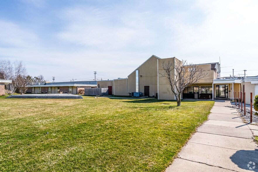 More Photos Of 4853 W Henrietta Rd, Henrietta Hotel For Sale