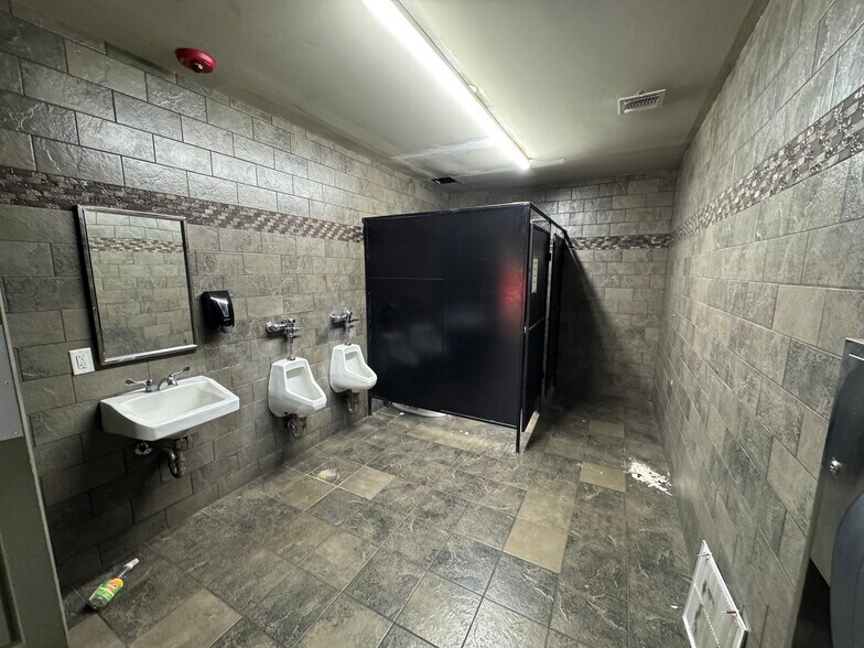 More Photos Of 2577 Route 112, Medford Auto Dealership For Lease