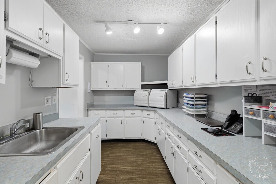 More Photos Of 31 Briarcliff Prof Ctr, Bourbonnais Office For Sale