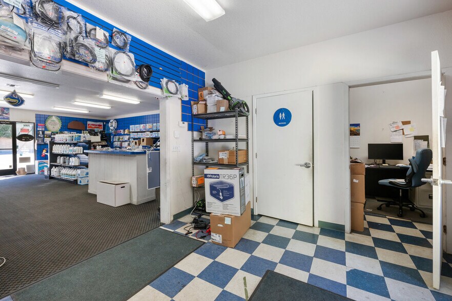 More Photos Of 763 Marsh Rd, Menlo Park Freestanding For Sale