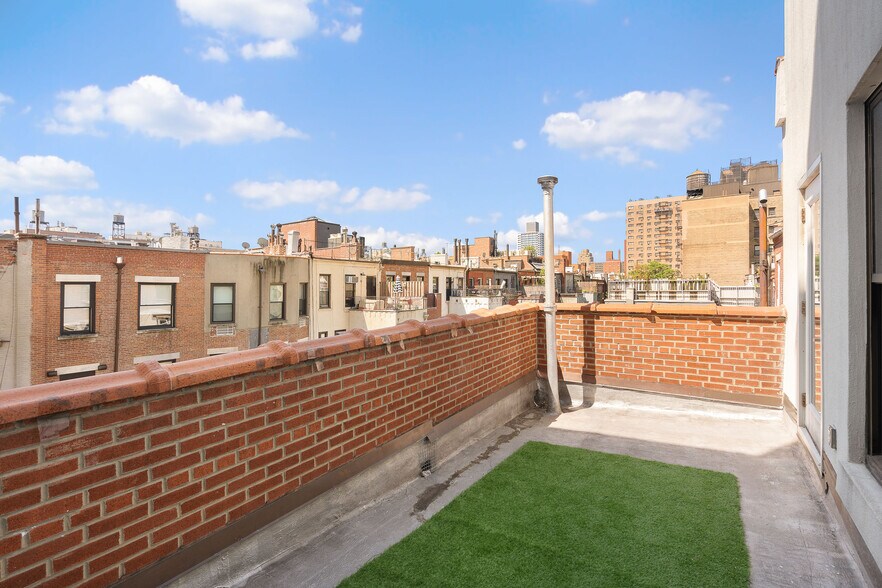 More Photos Of 4 W 90th St, New York Apartments For Sale