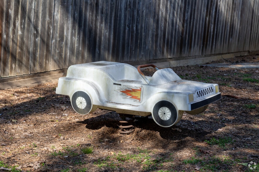 More Photos Of 9330 Nesbit Ferry Rd, Alpharetta Daycare Center For Lease