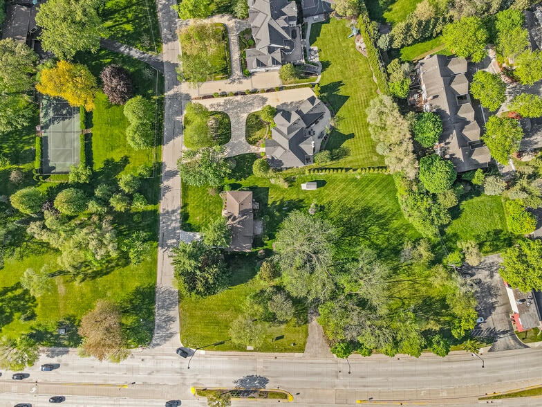 More Photos Of 127 W Lake St, Bloomingdale Fast Food For Sale