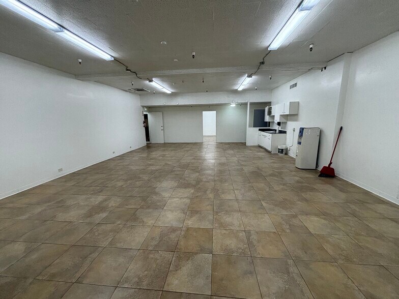 More Photos Of 6303 Corsair St, Commerce Warehouse For Lease
