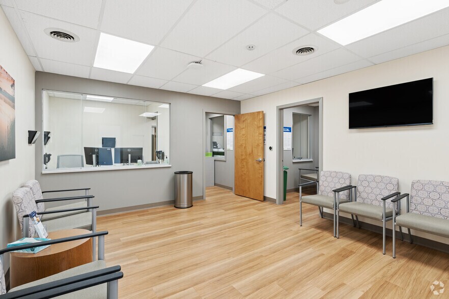 More Photos Of 1569 Medical Dr, Pottstown Office For Sale