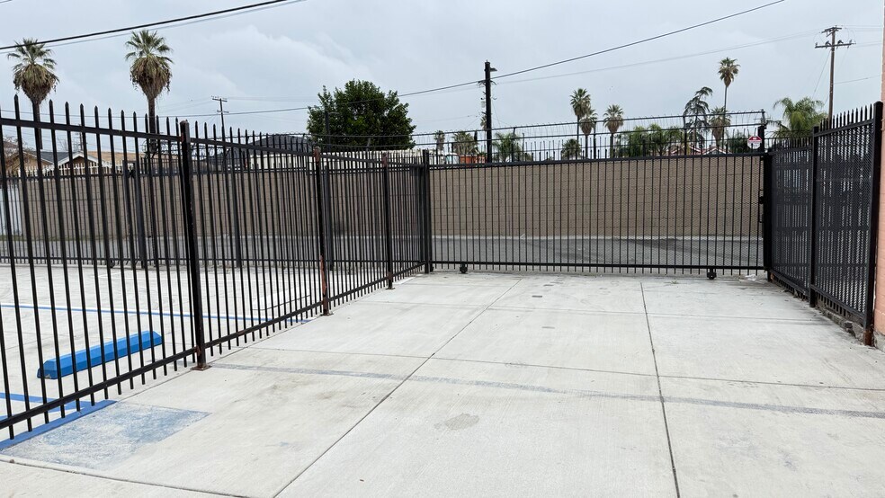 More Photos Of 1233-1235 N E St, San Bernardino Restaurant For Lease