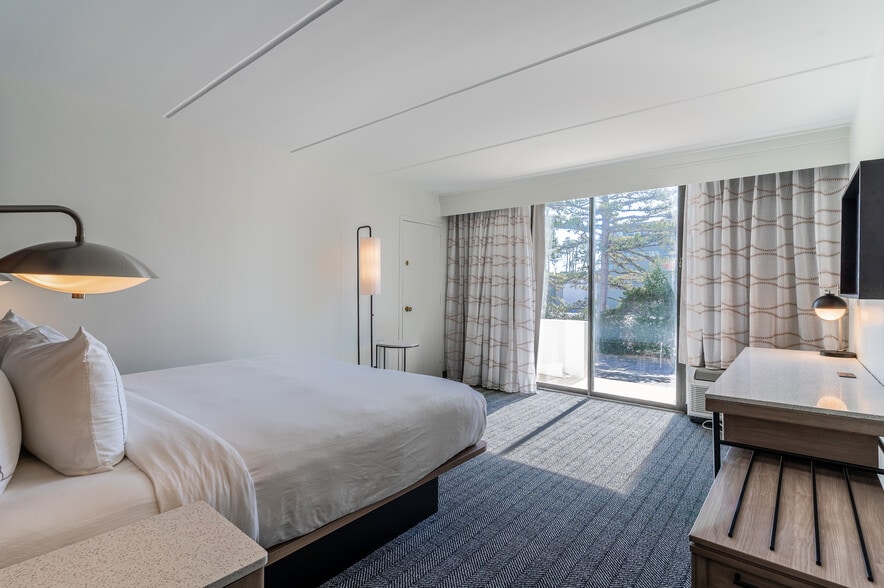 More Photos Of 2045 S Park Pl SE, Atlanta Hotel For Sale