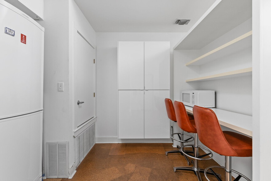 More Photos Of 508 E 53rd St, Austin Loft Creative Space For Sale