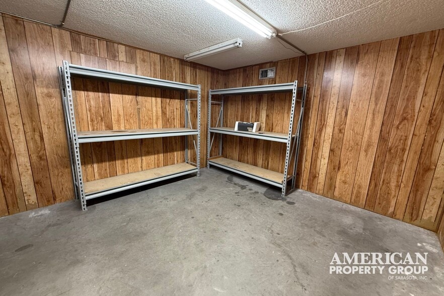 More Photos Of 6099 Deacon Rd, Sarasota Warehouse For Sale