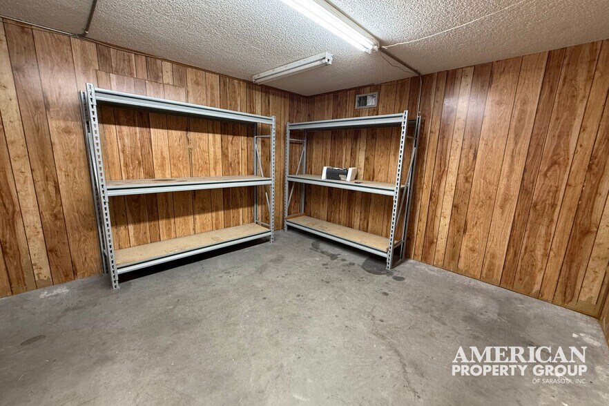 More Photos Of 6099 Deacon Rd, Sarasota Warehouse For Lease