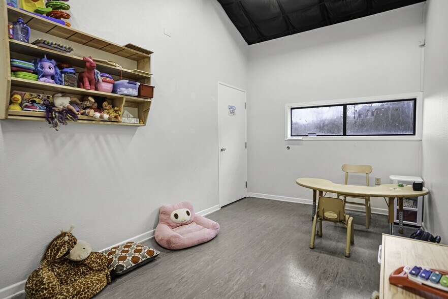 More Photos Of 903 Proton Rd, San Antonio Medical For Sale