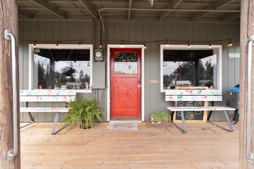 More Photos Of 5588 Highway 8, Deary General Retail For Sale
