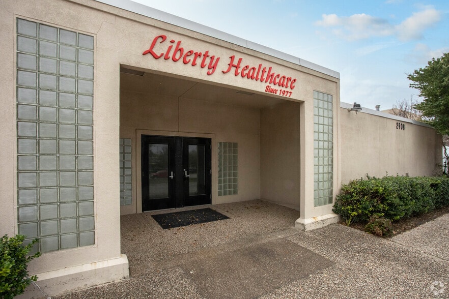 More Photos Of 2908 E Trinity Mills Rd, Carrollton Office For Lease