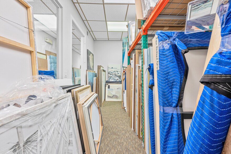 More Photos Of 5780 Taylor Rd, Naples Showroom For Sale