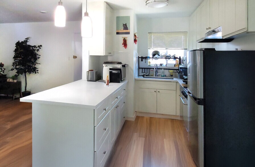 More Photos Of 1205 Geraldine Way, Belmont Apartments For Sale