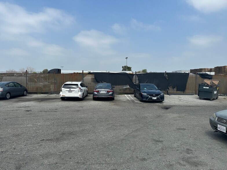 More Photos Of 15176 Whittram Ave, Fontana Service For Lease