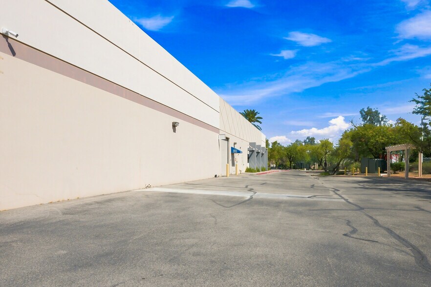 More Photos Of 2701 Crimson Canyon Dr, Las Vegas Light Manufacturing For Sale