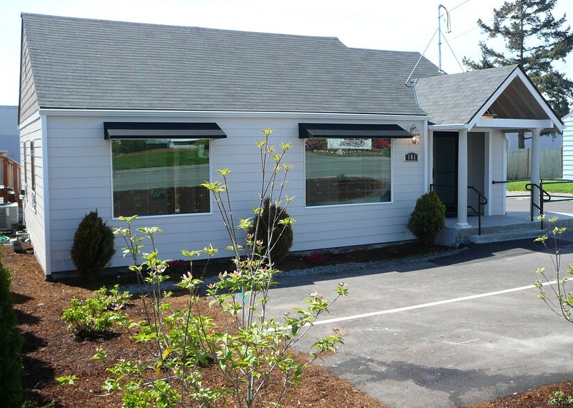 More Photos Of 161 SE Barrington Dr, Oak Harbor Office For Lease