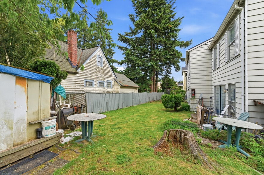 More Photos Of 1527 NE 150th St, Seattle Apartments For Sale