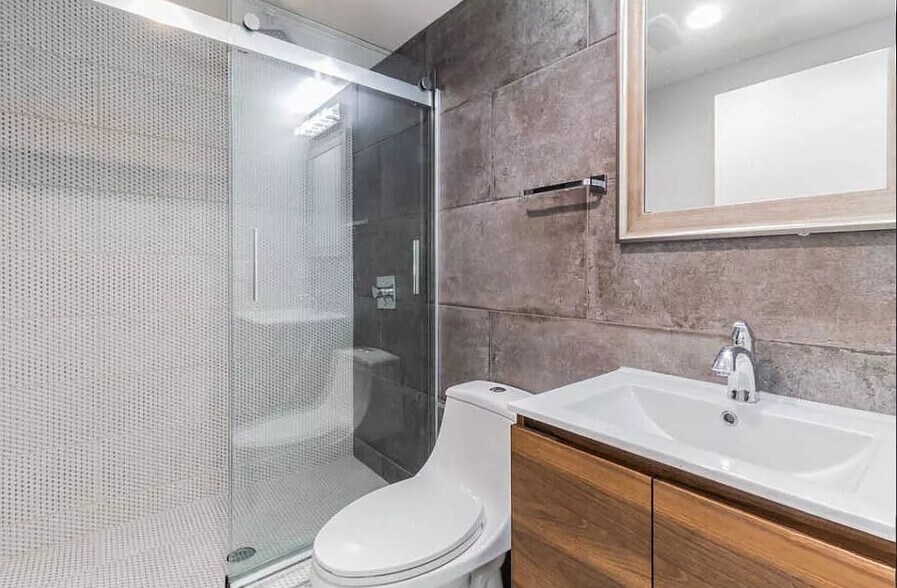 More Photos Of 412 N Ardmore Ave, Los Angeles Apartments For Sale