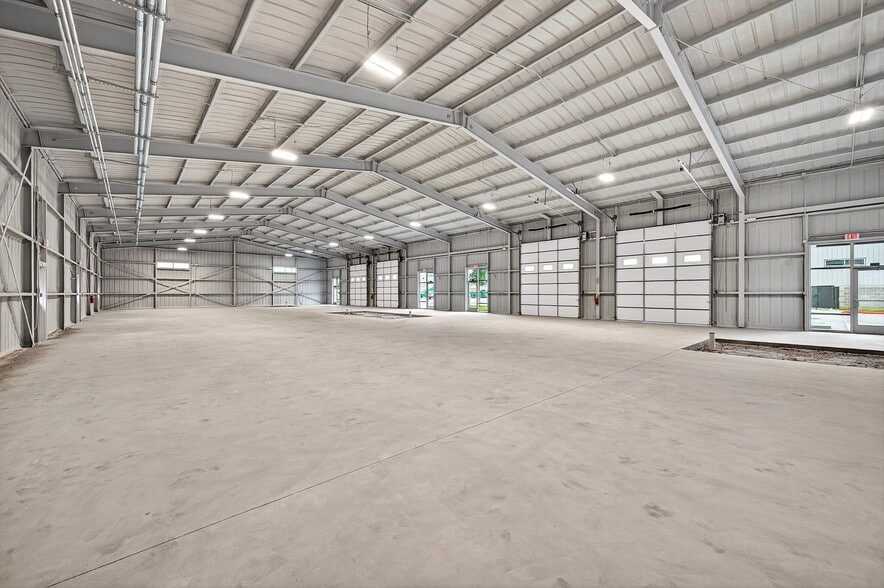 More Photos Of 304 W Progress Dr, Sherman Unknown For Lease