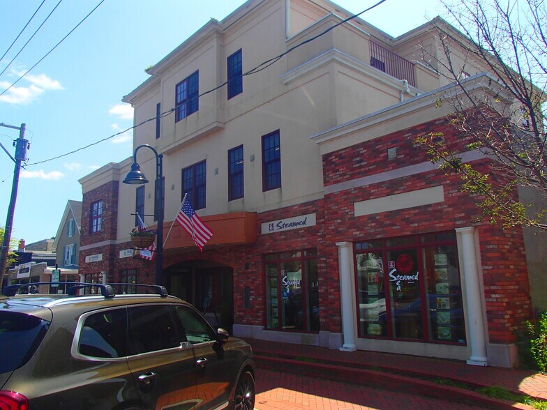 More Photos Of 670 Boston Post Rd, Madison Office For Lease