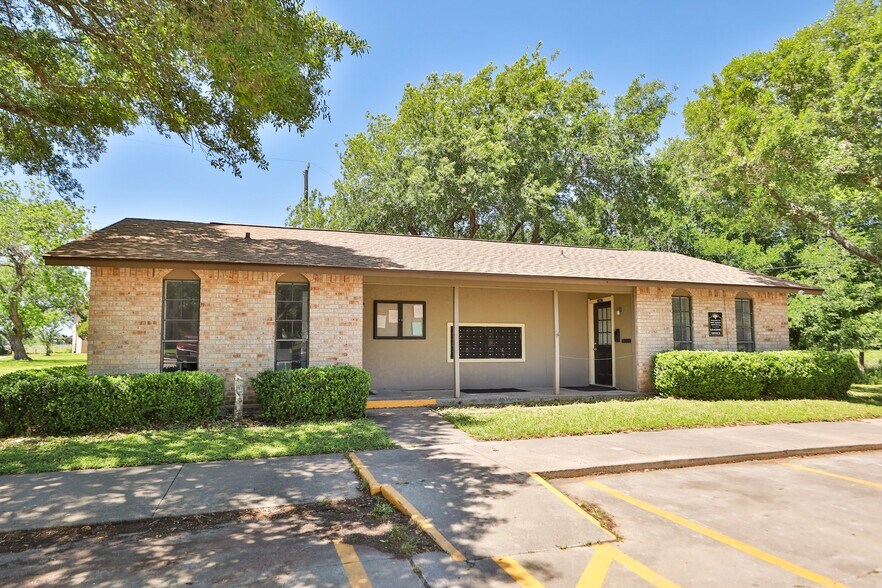 More Photos Of 2910 Old Lane City Rd, Wharton Apartments For Sale