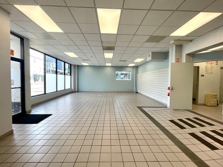 More Photos Of 1079-1085 S Beretania St, Honolulu Storefront Retail Office For Lease