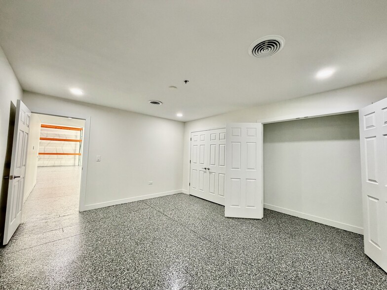 More Photos Of 18133 Lincoln Meadows Pky, Parker Self Storage For Sale