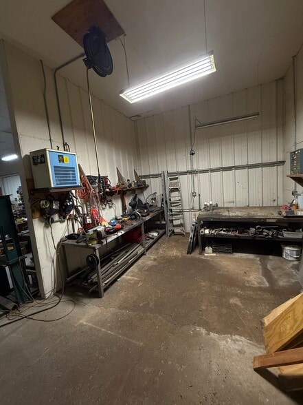 More Photos Of 7397 S Suncoast Blvd, Homosassa Warehouse For Lease