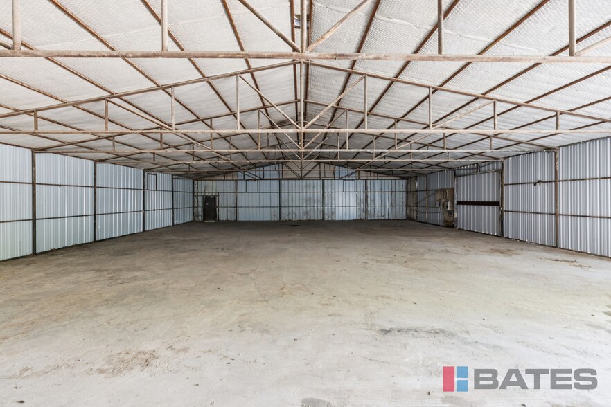 More Photos Of 1101 S Hampton Rd, DeSoto Showroom For Lease