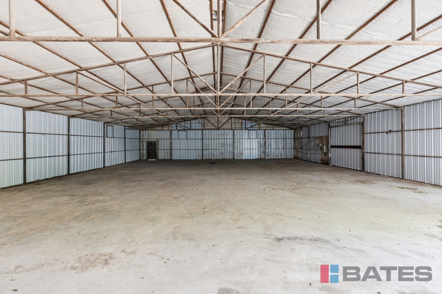 More Photos Of 1101 S Hampton Rd, DeSoto Showroom For Sale