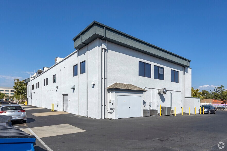 More Photos Of 9295 Farnham St, San Diego Office For Lease