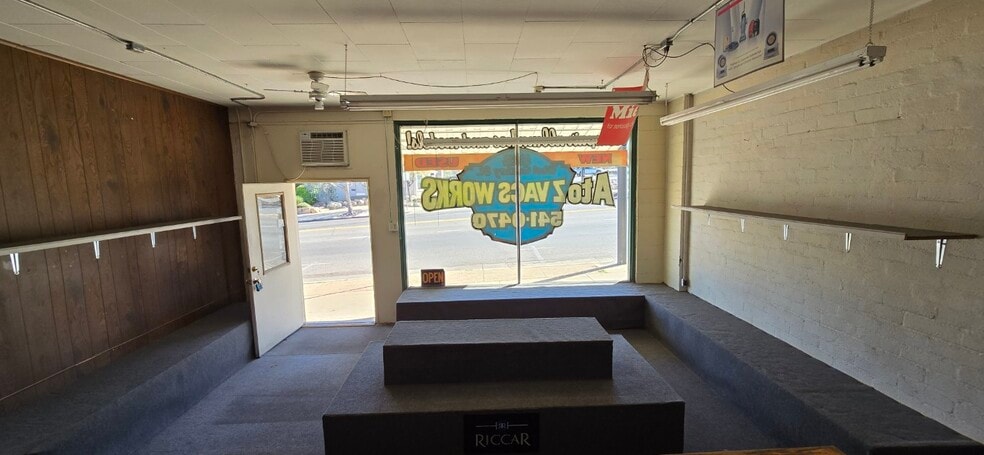 More Photos Of 512 W Gurley St, Prescott General Retail For Lease