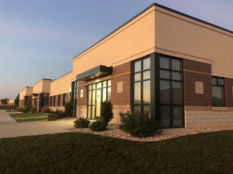 Primary Photo Of 1025 Quinn Dr, Waunakee Coworking Space