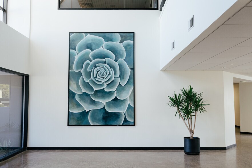 More Photos Of 4225 E Windrose Dr, Phoenix Office For Lease