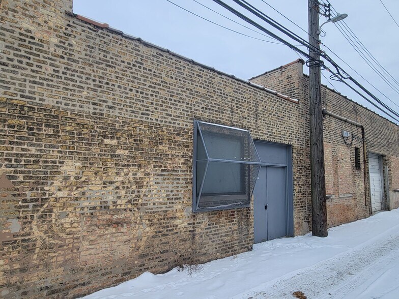 More Photos Of 4244-4250 N Elston Ave, Chicago Warehouse For Lease