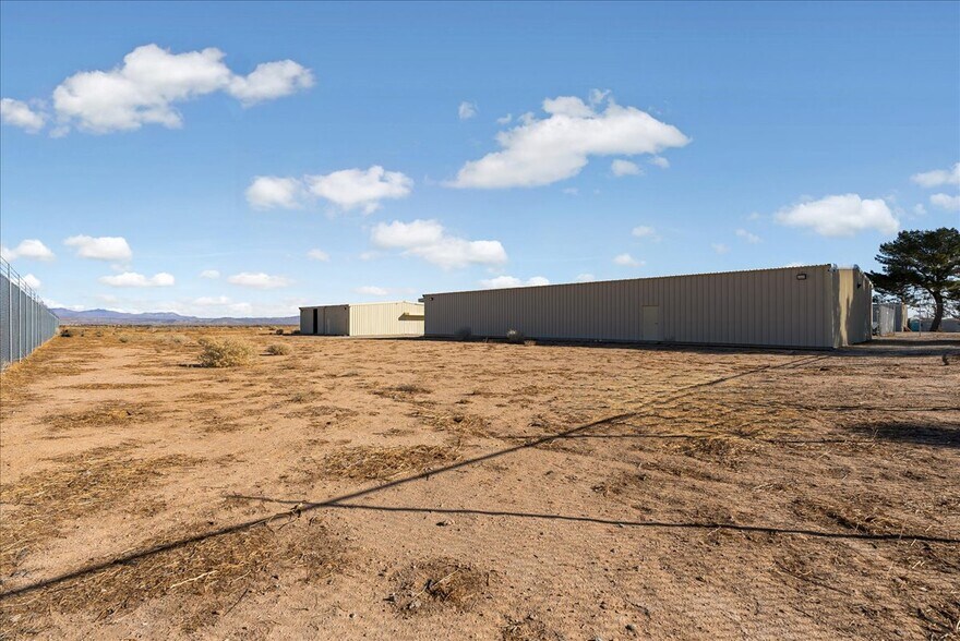 More Photos Of 6288 Curtis Pl, California City Warehouse For Sale