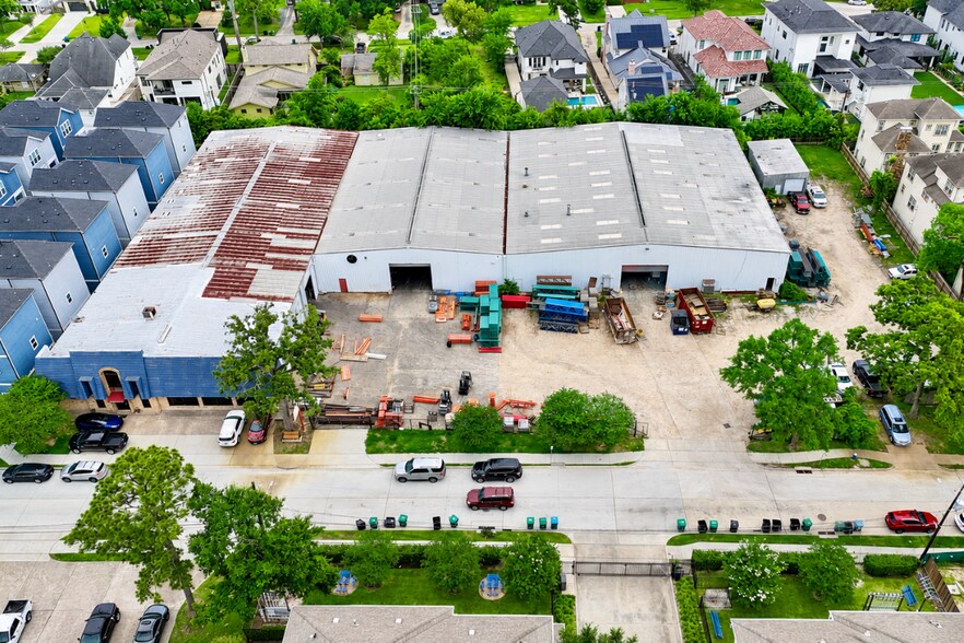 Primary Photo Of 924 Fisher St, Houston Warehouse For Lease