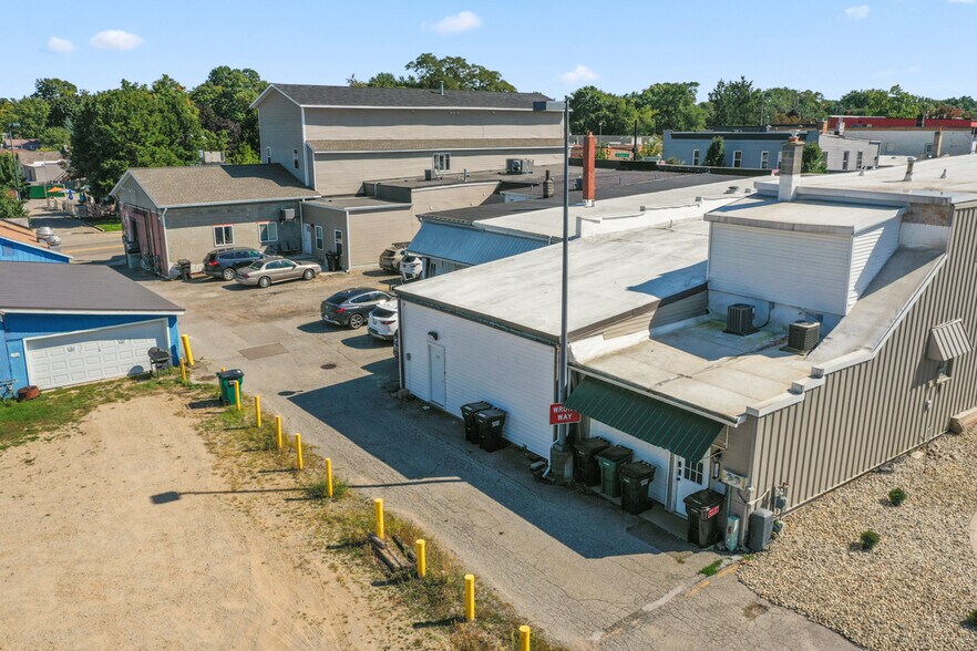 More Photos Of 122 W Superior St, Wayland Storefront For Sale