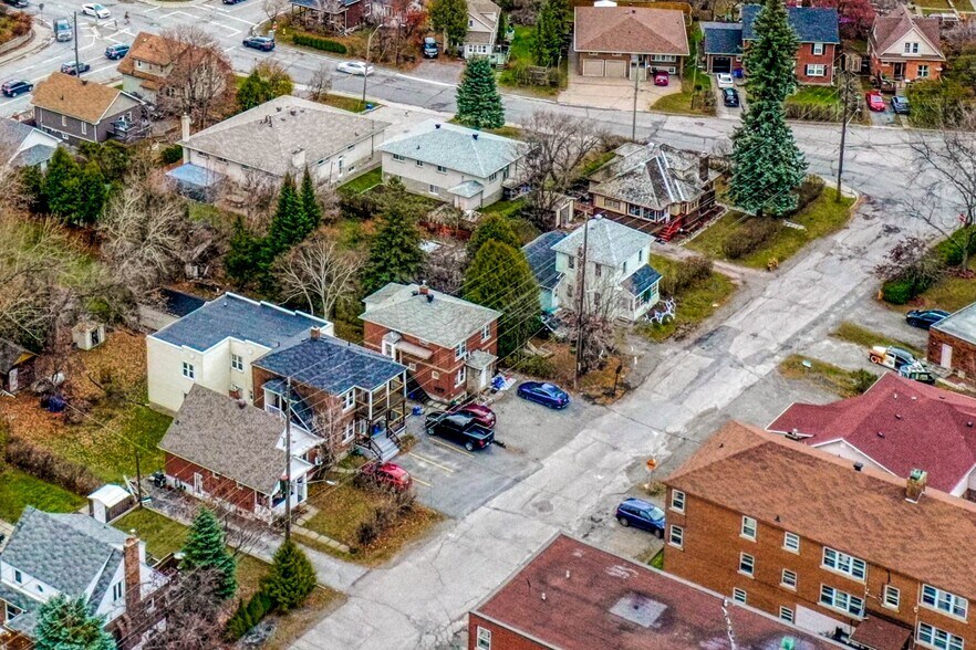 More Photos Of 358 Cartier Av, Sudbury Apartments For Sale