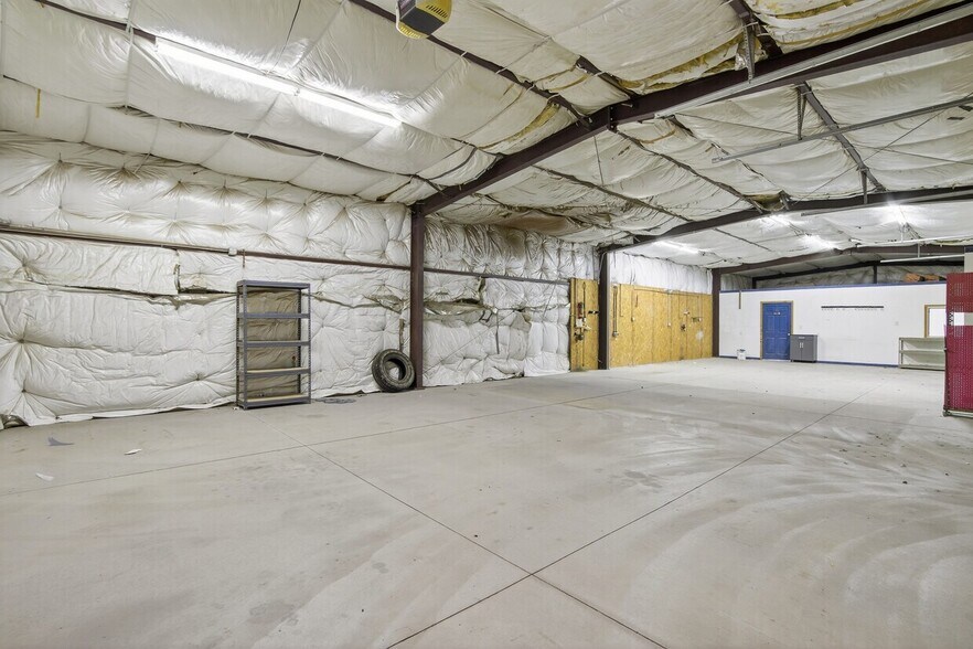 More Photos Of 9259 S Priest Dr, Tempe Showroom For Lease