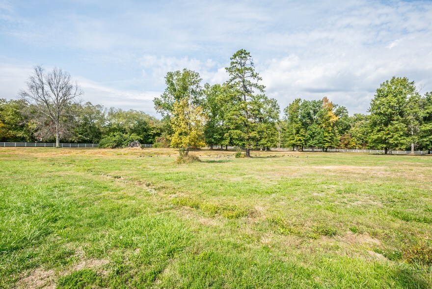 405 Spotswood Gravel Hill Rd, Monroe Township, NJ 08831 Restaurant