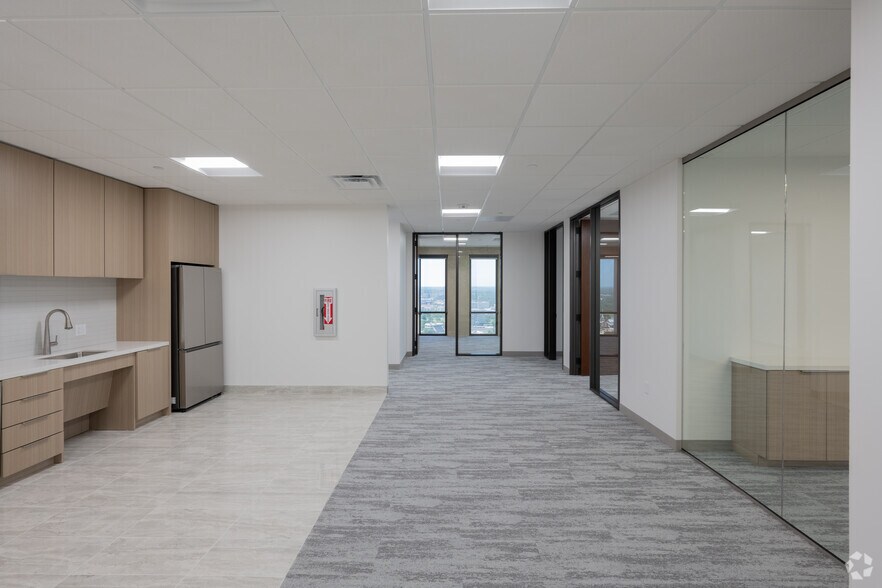 More Photos Of 801 Cherry St, Fort Worth Office For Lease