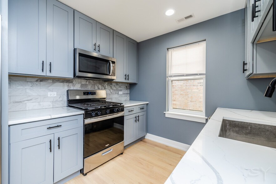 More Photos Of 6126 Eberhart ave, Chicago Apartments For Sale