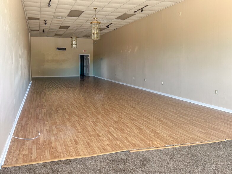 More Photos Of 38 W De Renne Ave, Savannah Unknown For Lease