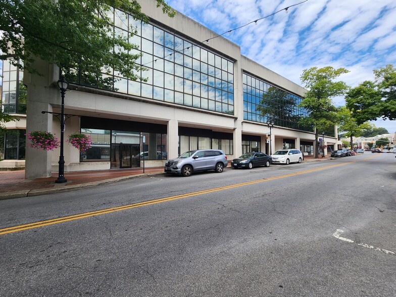 Primary Photo Of 3 School St, Glen Cove Medical For Sale