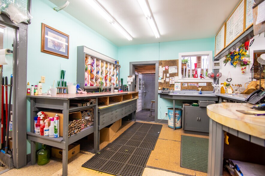 More Photos Of 30 N Market St, Cortez Garden Center For Sale