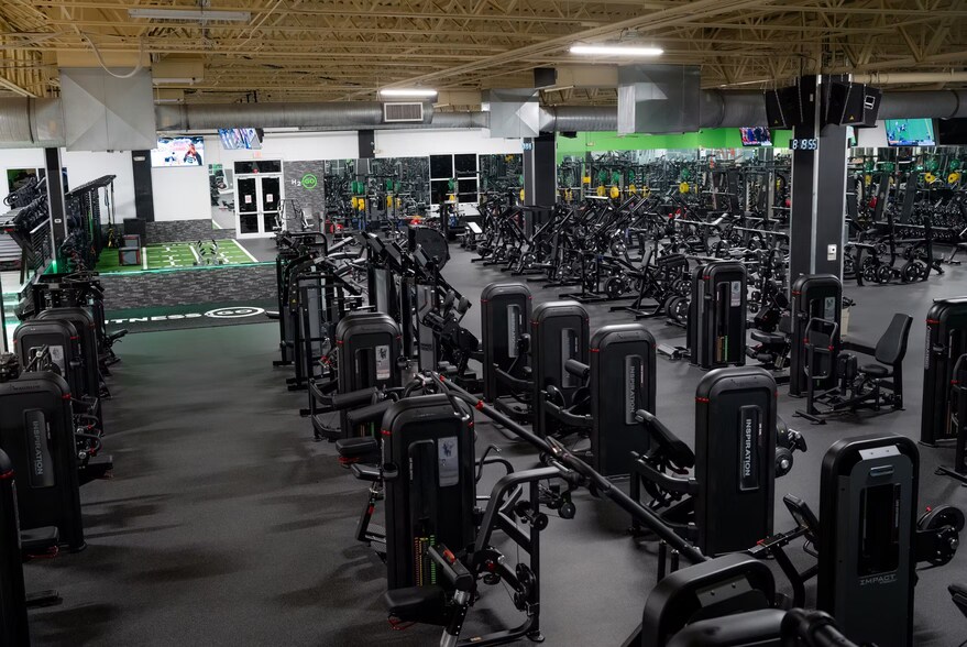 More Photos Of 250 NW Peacock Blvd, Port Saint Lucie Health Club For Lease